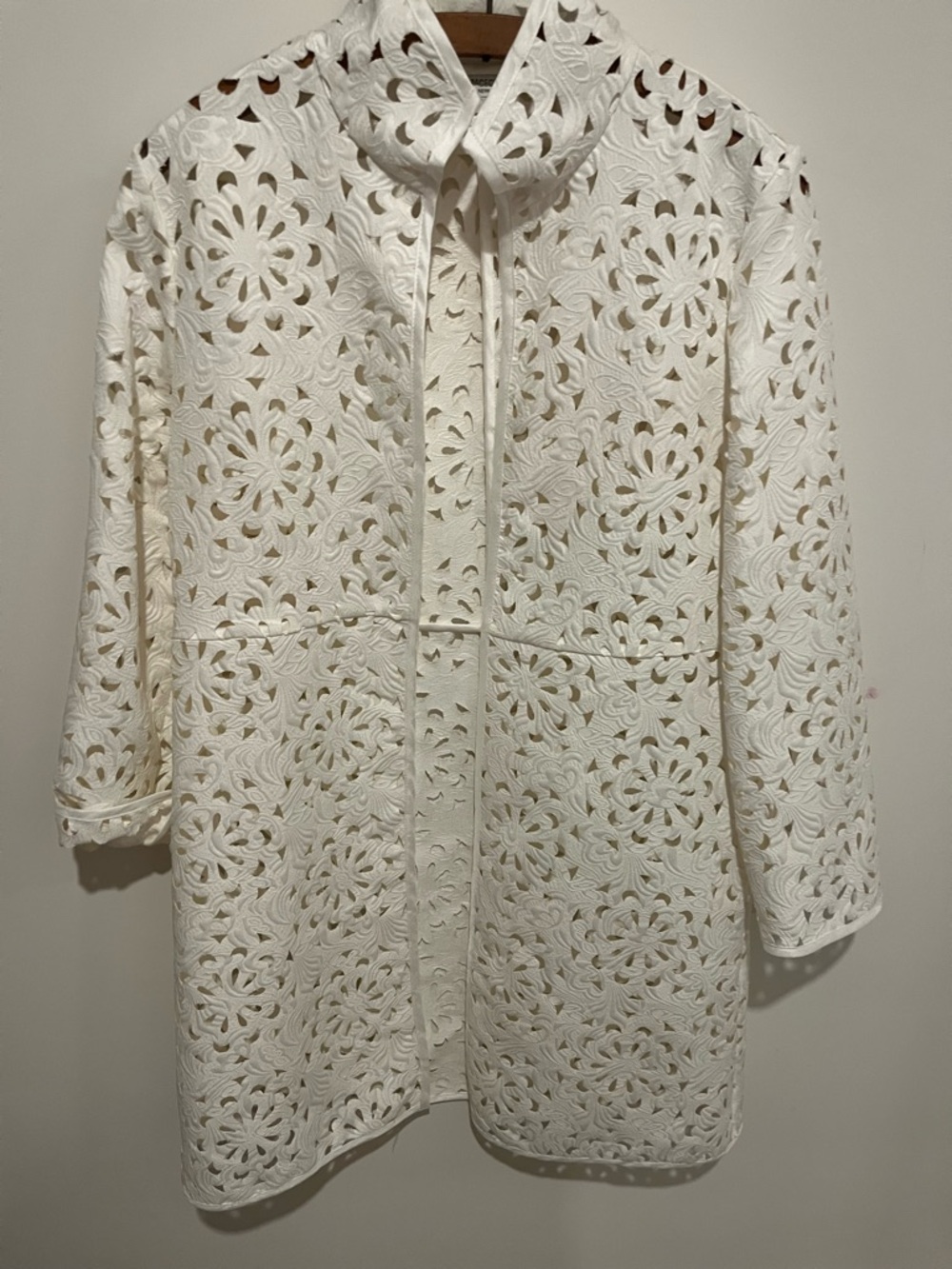 Grace Chuang Ivory Eyelet Lightweight Layer/coat - Picture 10 of 12